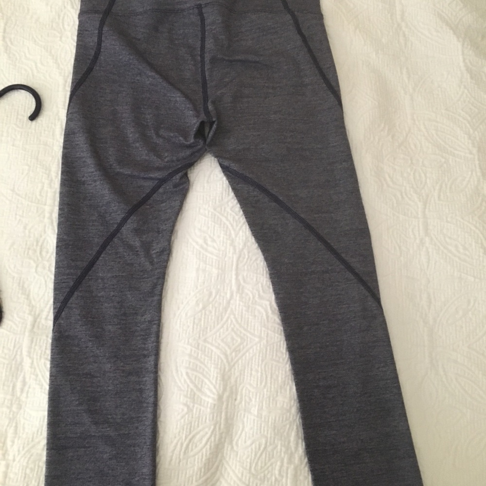 Lorna Jane capris